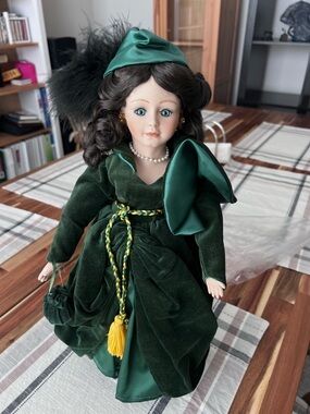 Scarlett O’Hara porcelain doll